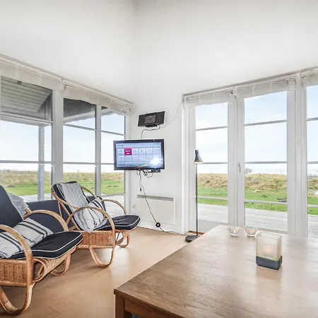 Ferienhaus Four-bedroom In *