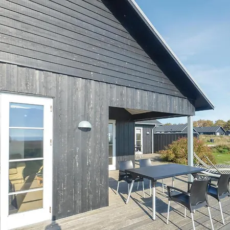 Ferienhaus Four-bedroom In Nysted