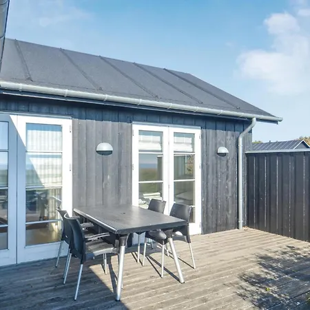 Four-bedroom In Ferienhaus